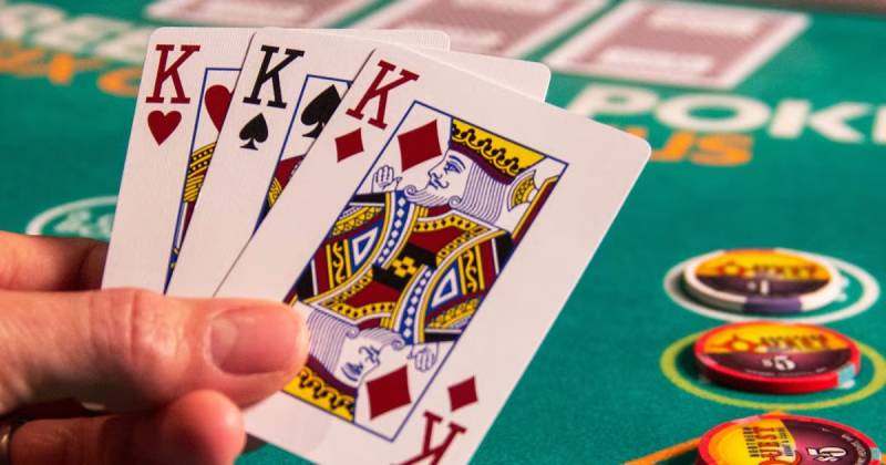 Liêng Là Gì? Tìm Hiểu Về Trò Chơi Bài Kịch Tính Tại Sunwin 2 Liêng Là Gì?